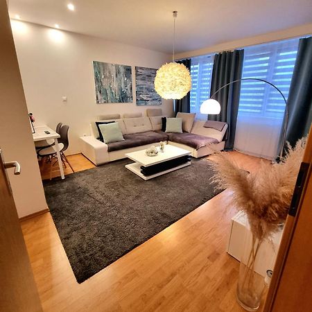 Apartment Banska - City Centre & Private Parking Μπάνσκα Μπίστριτσα Εξωτερικό φωτογραφία