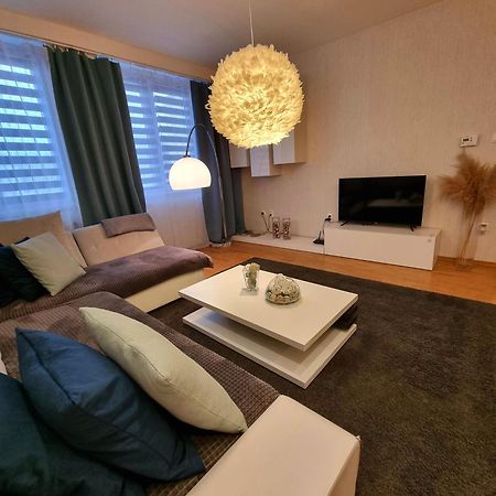 Apartment Banska - City Centre & Private Parking Μπάνσκα Μπίστριτσα Εξωτερικό φωτογραφία