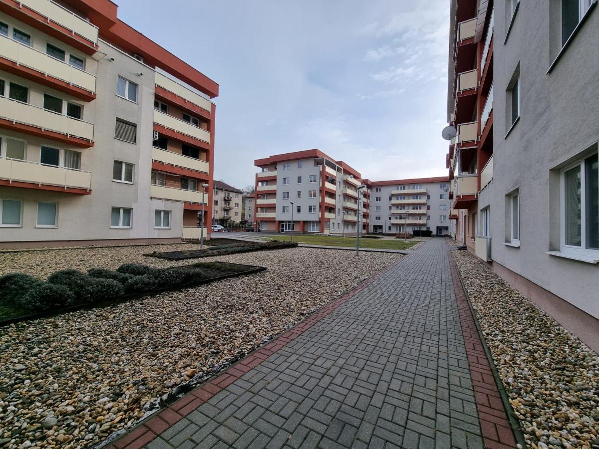 Apartment Banska - City Centre & Private Parking Μπάνσκα Μπίστριτσα Εξωτερικό φωτογραφία