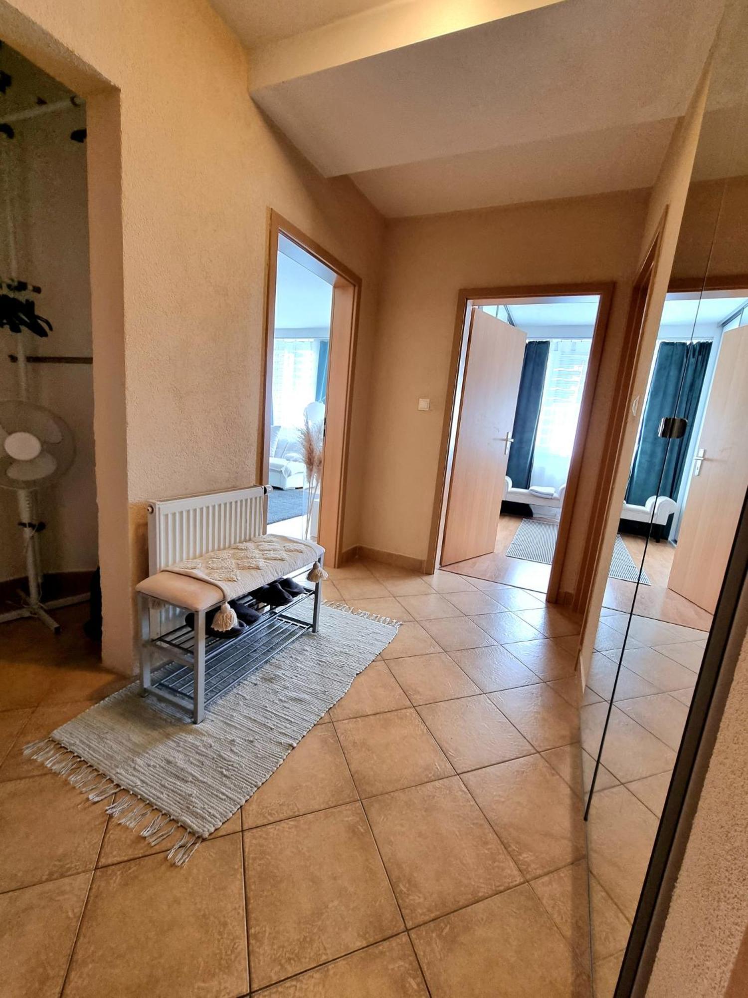 Apartment Banska - City Centre & Private Parking Μπάνσκα Μπίστριτσα Εξωτερικό φωτογραφία