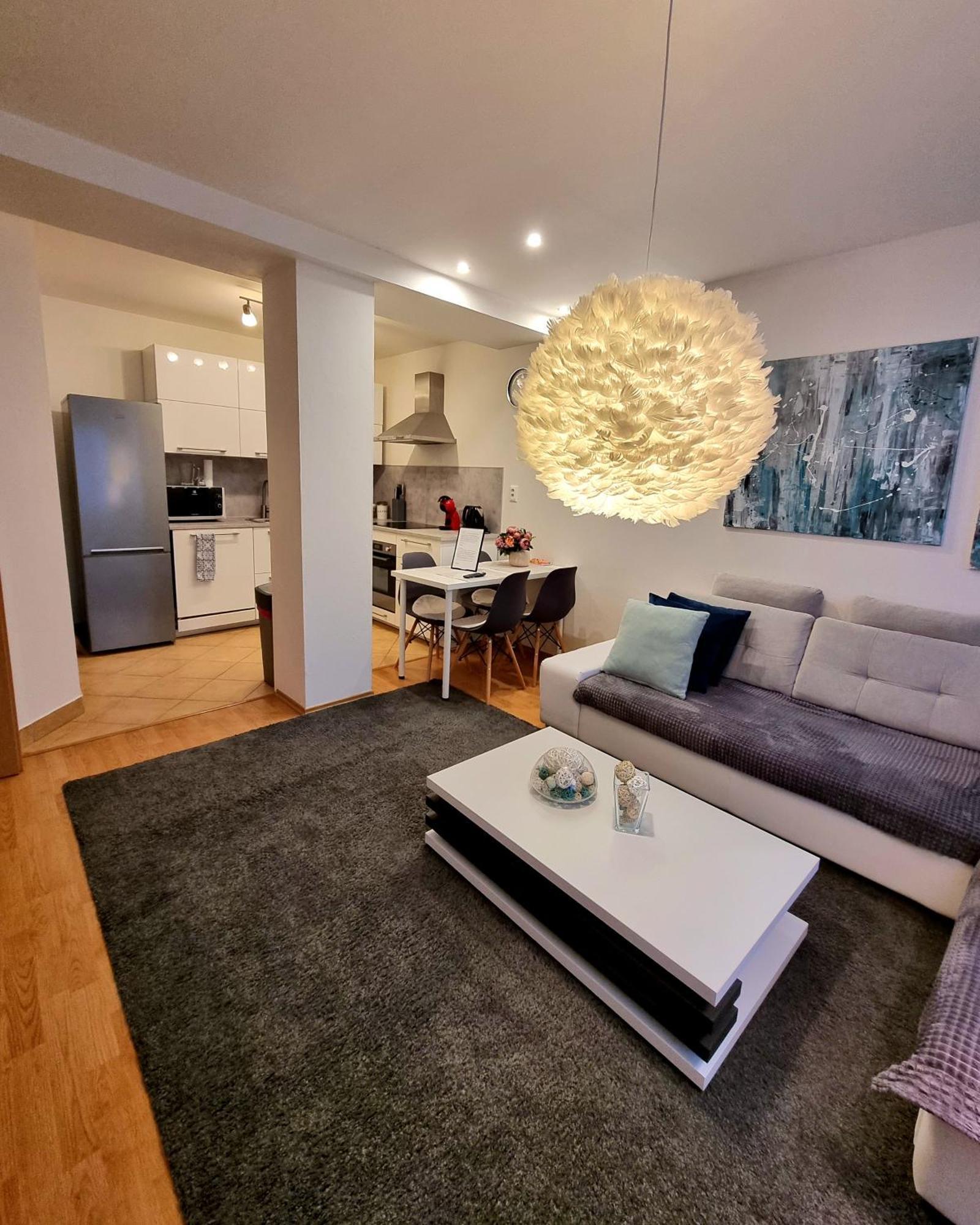 Apartment Banska - City Centre & Private Parking Μπάνσκα Μπίστριτσα Εξωτερικό φωτογραφία