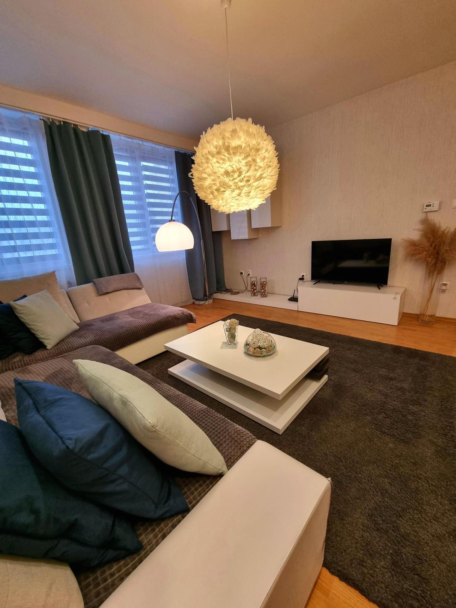 Apartment Banska - City Centre & Private Parking Μπάνσκα Μπίστριτσα Εξωτερικό φωτογραφία